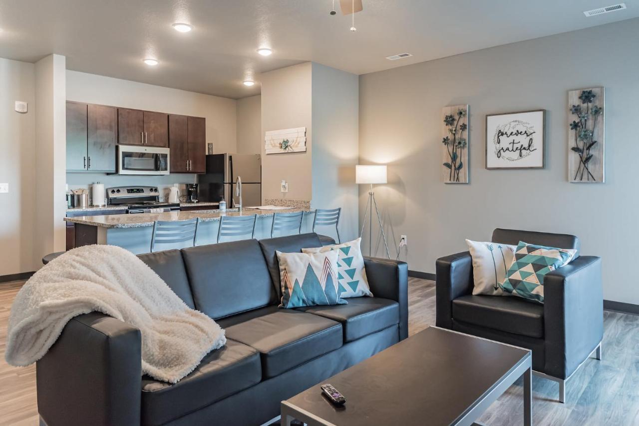 Large 2Br Suite Plus Patio Near Iowa State Ames Exterior photo