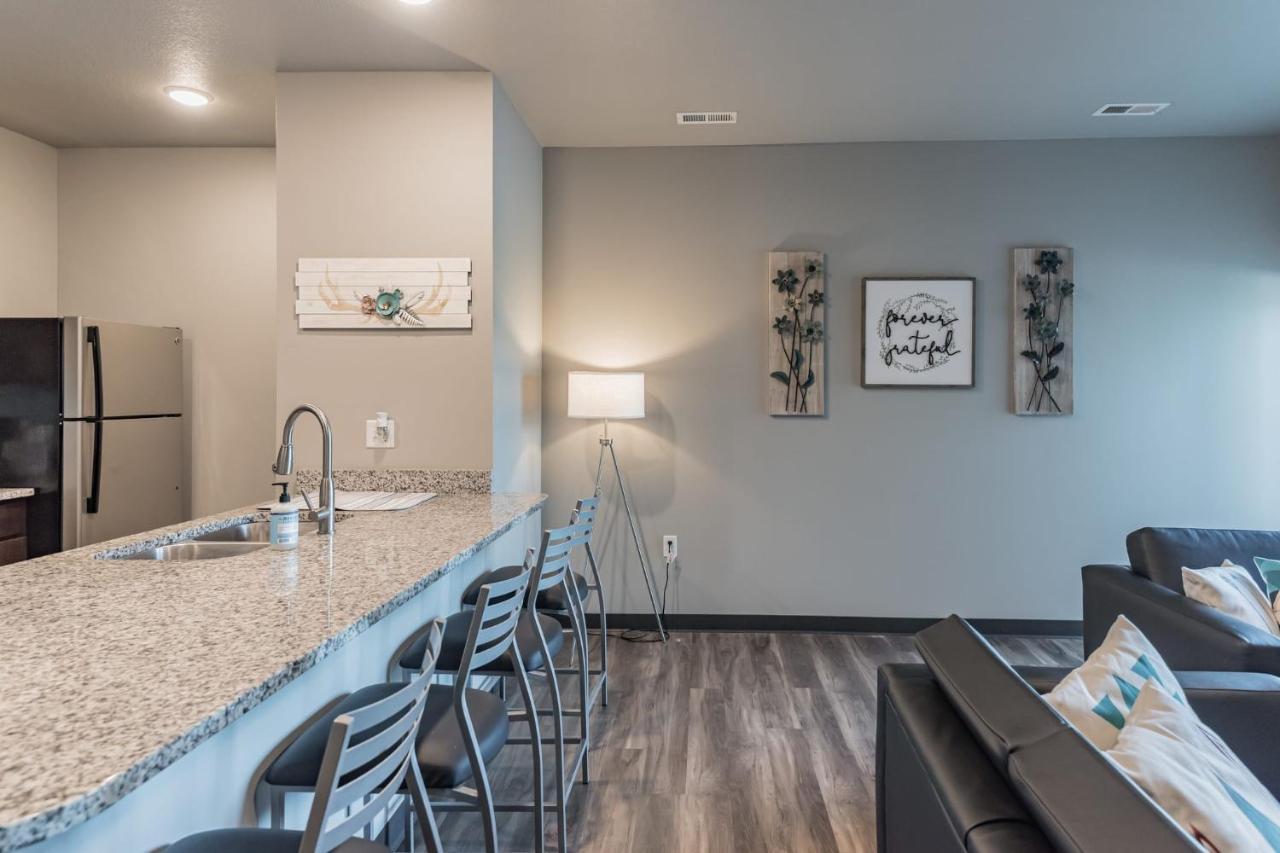 Large 2Br Suite Plus Patio Near Iowa State Ames Exterior photo